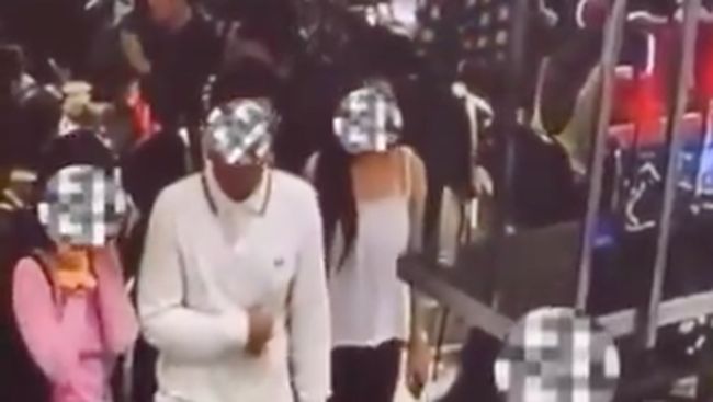 CCTV Ungkap Detik-Detik Wanita Ditendang dari Belakang di Senayan City