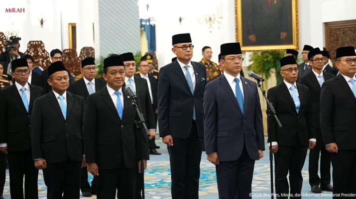 Prabowo Rombak Jajaran Ekonomi Kabinet, Sarmuji Jadi Menperin hingga Bahlil Rangkap Menteri